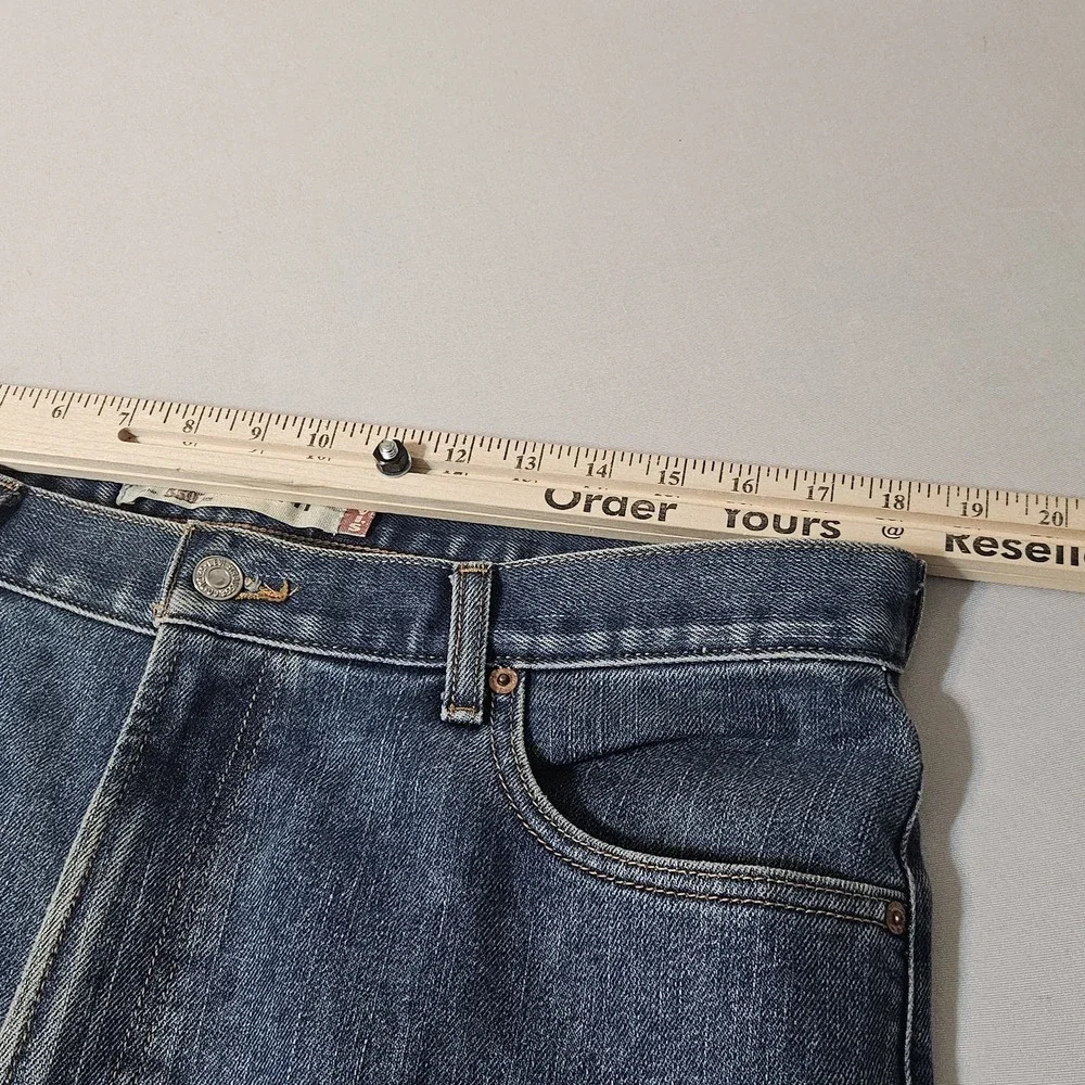 Vtg Levis 550 Jeans Men 36x30 Relaxed Fit Straight Leg Y2K Medium Wash Denim EUC